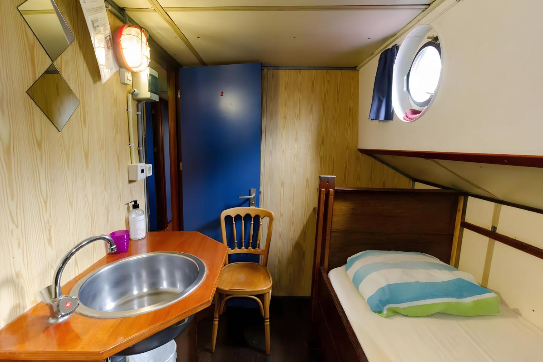 Intersail Hostel - Avontuur Amsterdam Esterno foto