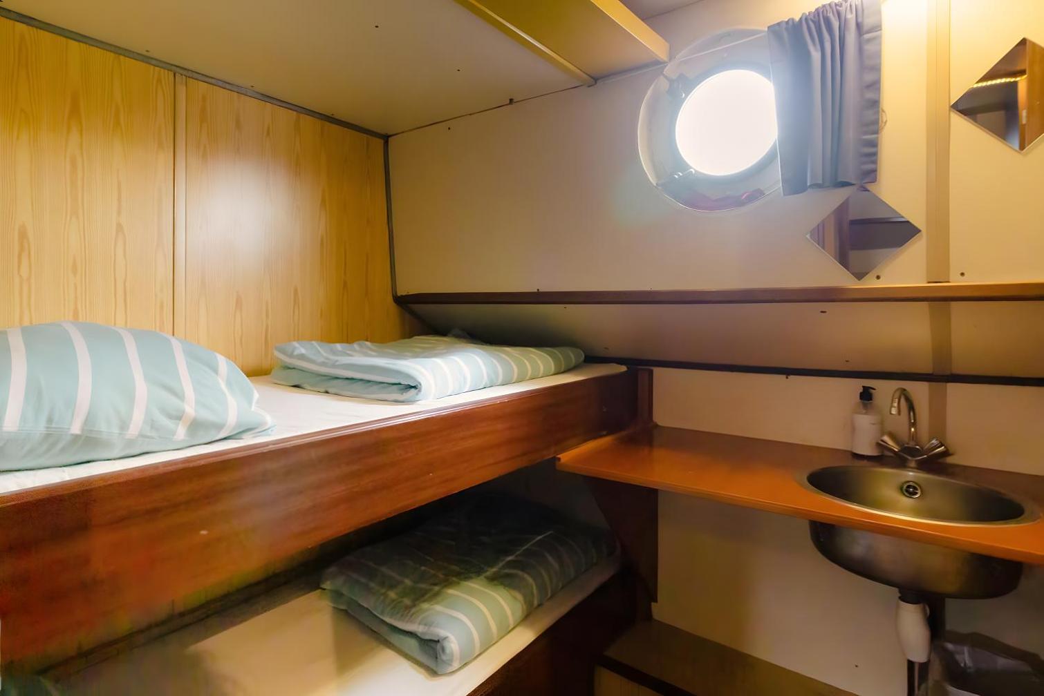 Intersail Hostel - Avontuur Amsterdam Esterno foto