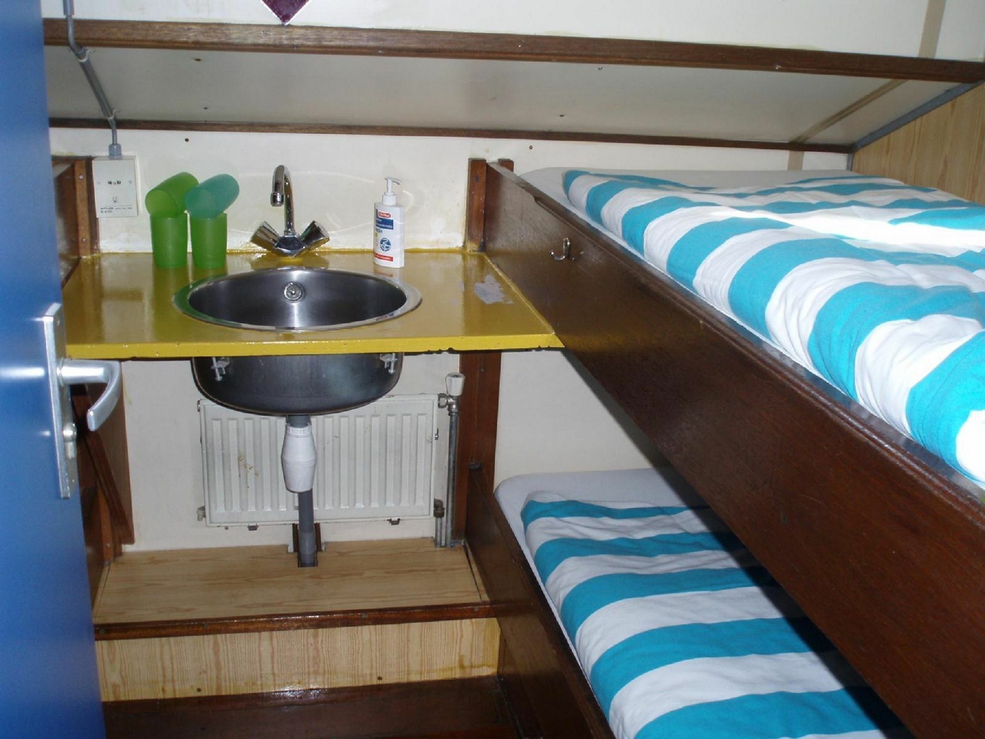 Intersail Hostel - Avontuur Amsterdam Esterno foto